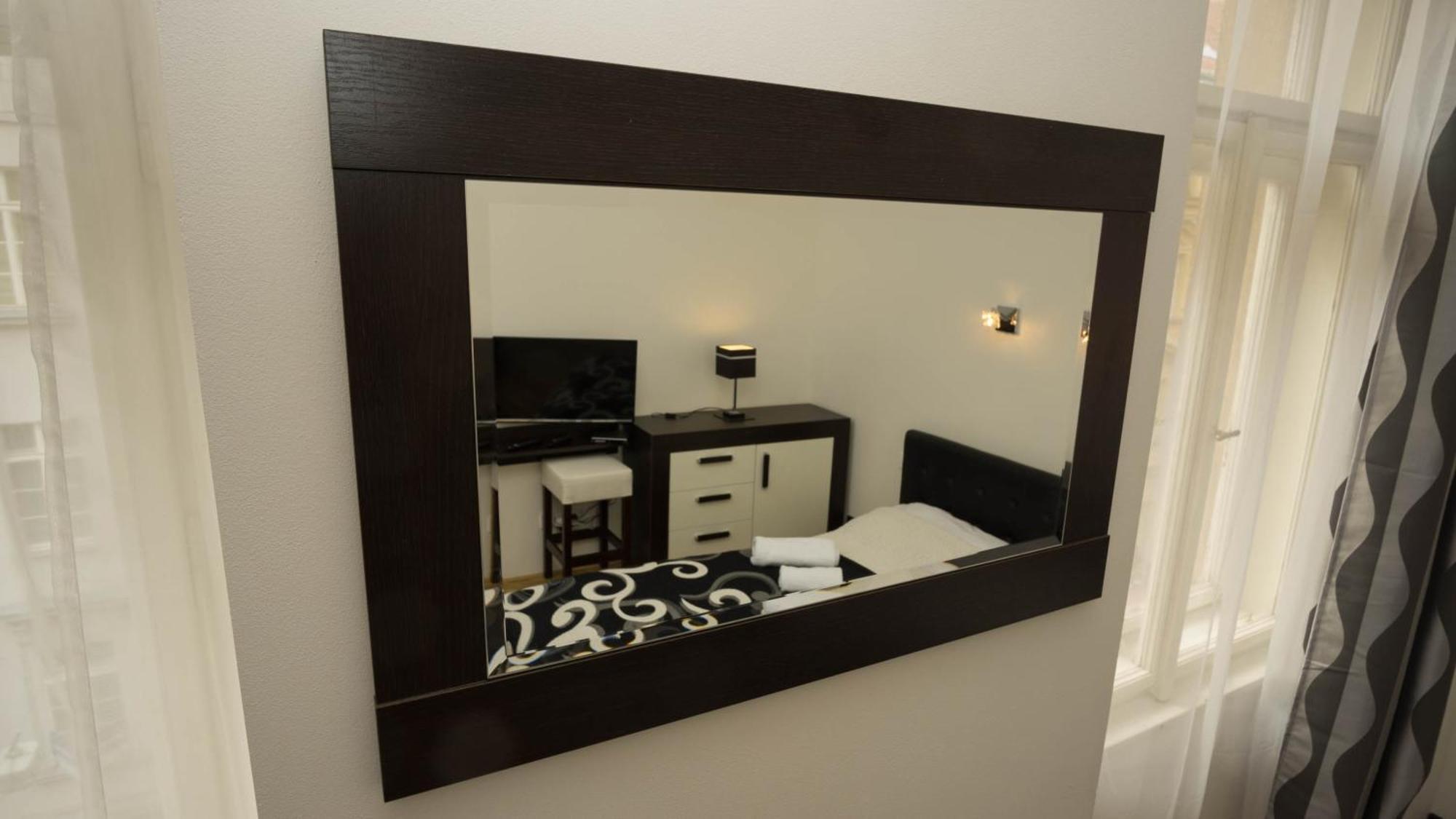 Black & White Apartment Prague By Wenceslas Square And Muzeum Экстерьер фото