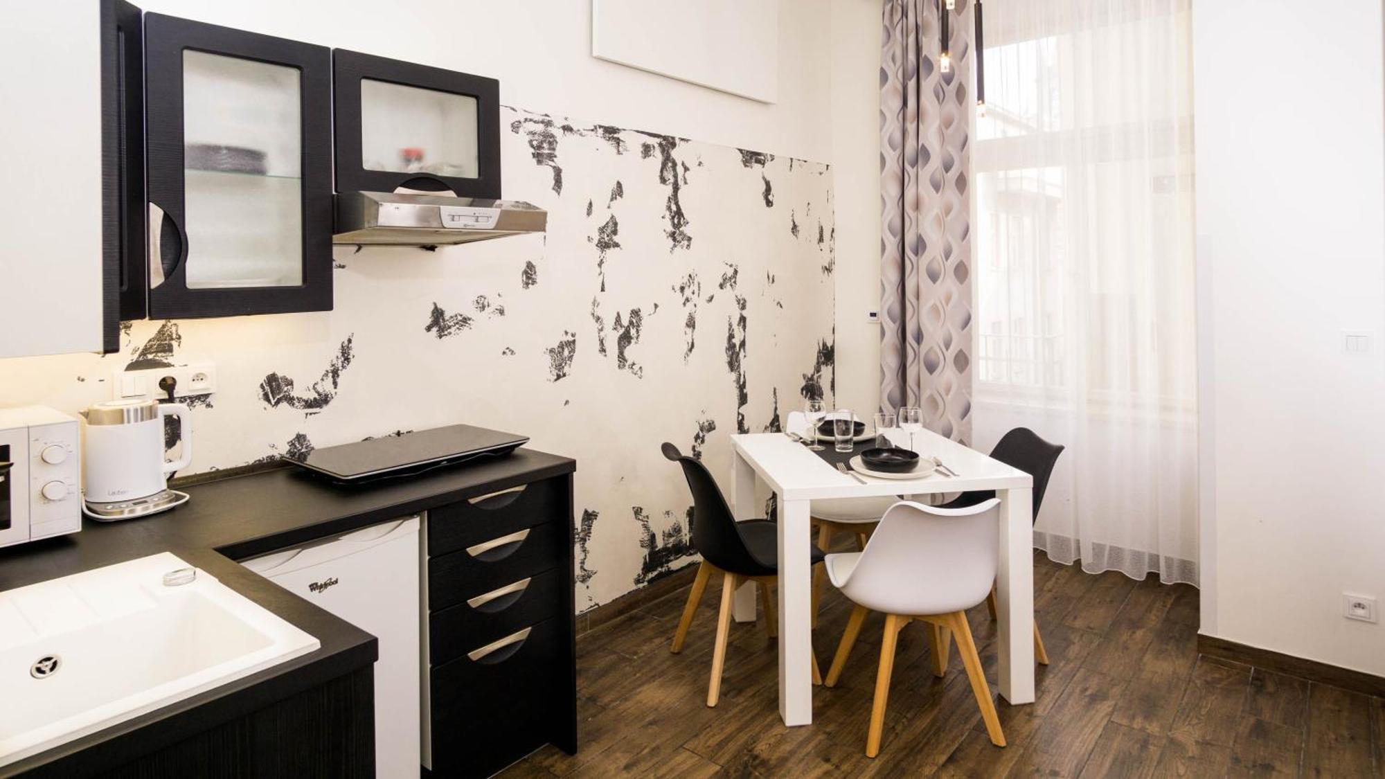 Black & White Apartment Prague By Wenceslas Square And Muzeum Экстерьер фото
